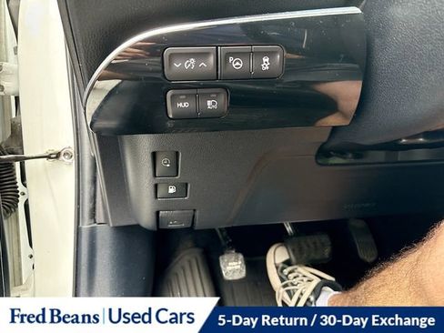 Used 2017 Toyota Prius Prime Advanced FWD image 12