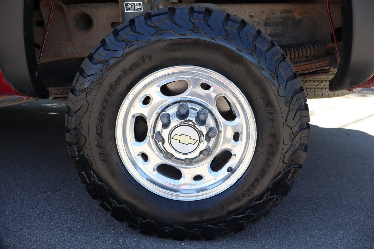 Used 2006 Chevrolet Silverado 2500 LT w/ Onstar Plus Package AWD/4WD image 41