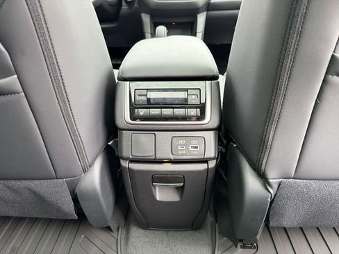 New 2026 Subaru Ascent Limited image 25
