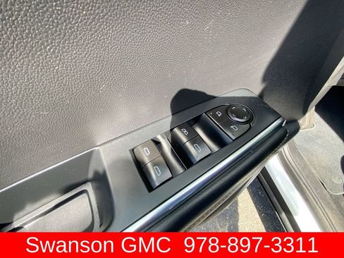 Certified 2025 GMC Acadia Elevation AWD/4WD image 22