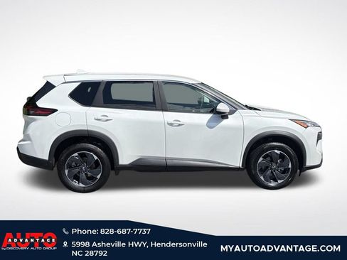 Used 2025 Nissan Rogue SV AWD/4WD image 2