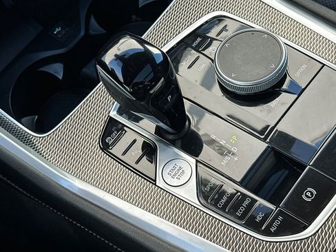 Used 2023 BMW X6 xDrive40i w/ M Sport Package image 25