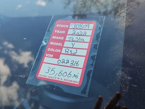 Used 2022 Tesla Model Y Long Range image 10
