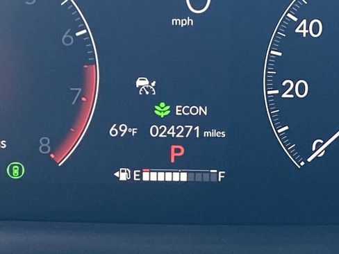 Certified 2023 Honda Pilot Sport image 30