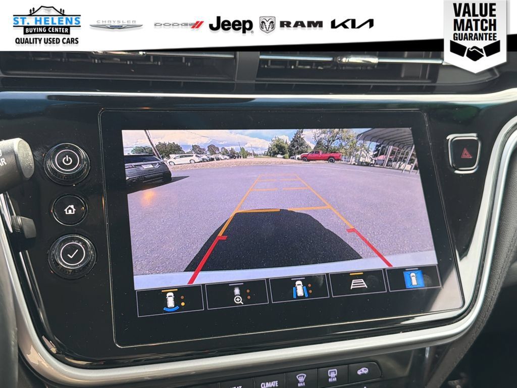 Used 2022 Chevrolet Bolt LT w/ Infotainment Package FWD image 24
