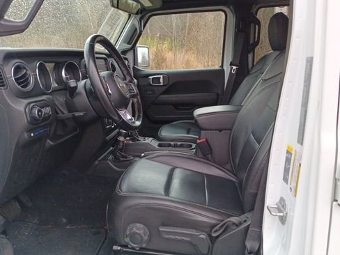 Used 2021 Jeep Wrangler Unlimited Sahara w/ Cold Weather Group image 6