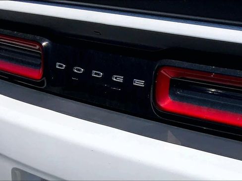 Used 2017 Dodge Challenger R/T Plus RWD image 10