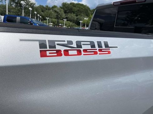 Used 2022 Chevrolet Silverado 1500 LT Trail Boss w/ Convenience Package II AWD/4WD image 29
