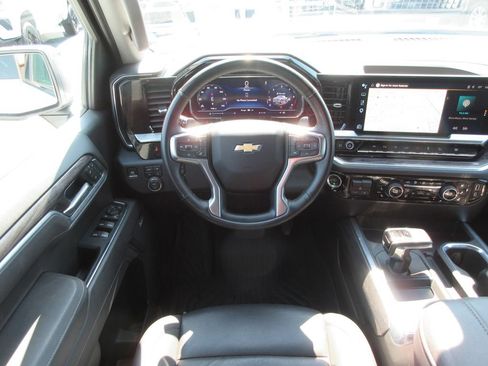 Certified 2025 Chevrolet Silverado 1500 LTZ AWD/4WD image 18