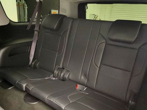 Used 2017 Chevrolet Suburban LT w/ LT Signature Package AWD/4WD image 23
