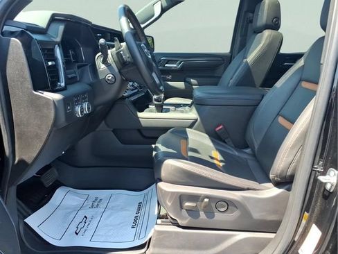 Used 2024 GMC Sierra 1500 AT4 w/ Technology Package AWD/4WD image 17