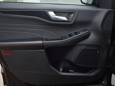 Used 2023 Ford Escape ST-Line image 14