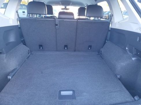 Used 2021 Volkswagen Tiguan SE image 12