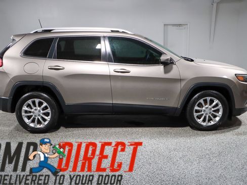 Used 2019 Jeep Cherokee Latitude w/ Popular Appearance Group image 6