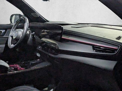 Used 2025 Buick Enclave Avenir w/ Super Cruise Package image 24