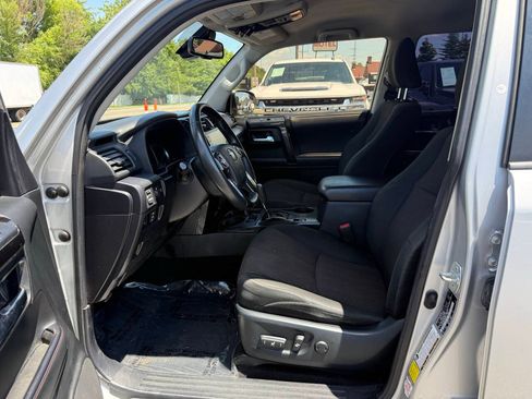 Used 2020 Toyota 4Runner TRD Off-Road AWD/4WD image 14