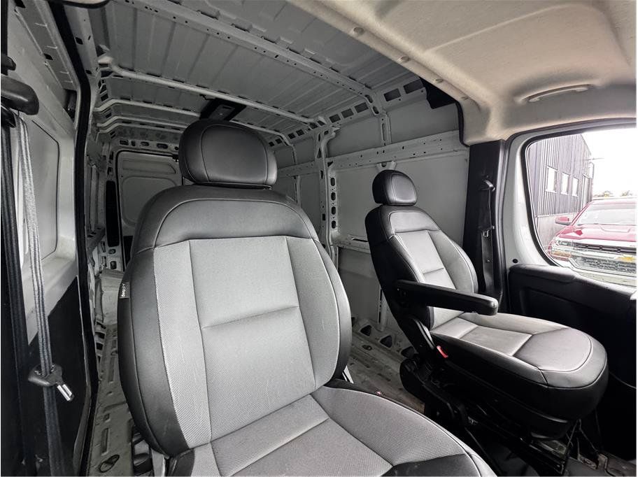 Used 2025 RAM ProMaster 2500 w/ Convenience Group FWD image 4