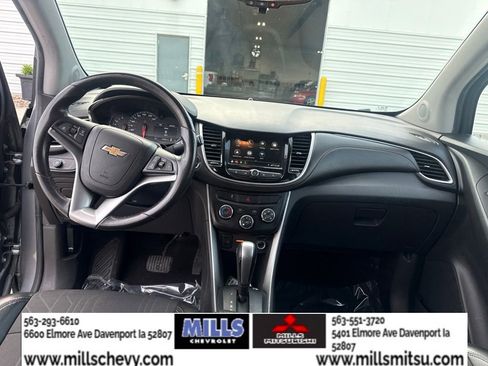 Used 2019 Chevrolet Trax LT w/ LT Convenience Package AWD/4WD image 12