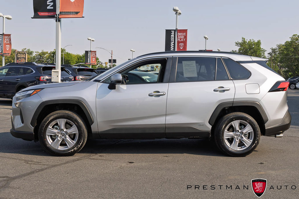 Used 2025 Toyota RAV4 XLE AWD/4WD image 14