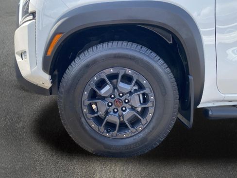 Used 2022 Nissan Frontier PRO-4X w/ Pro-4X Premium Package AWD/4WD image 11