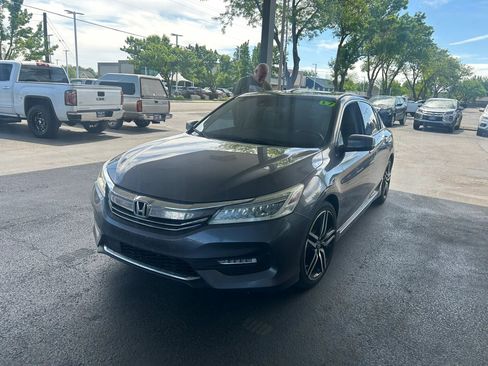 Used 2017 Honda Accord Touring image 21