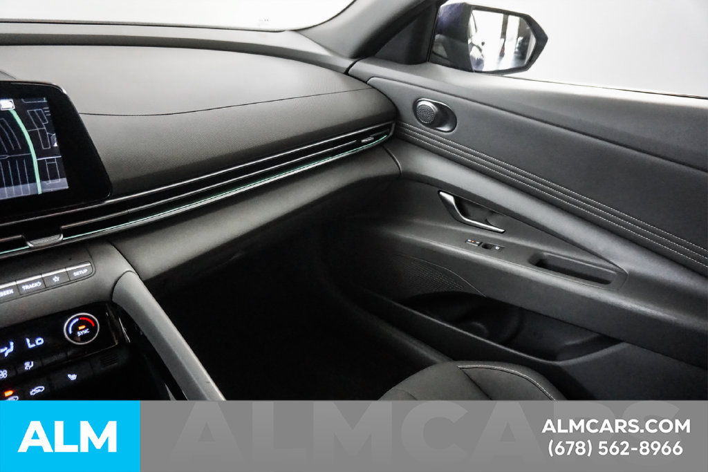 Used 2025 Hyundai Elantra SEL FWD image 38