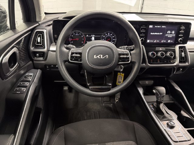 Certified 2023 Kia Sorento LX AWD/4WD image 15