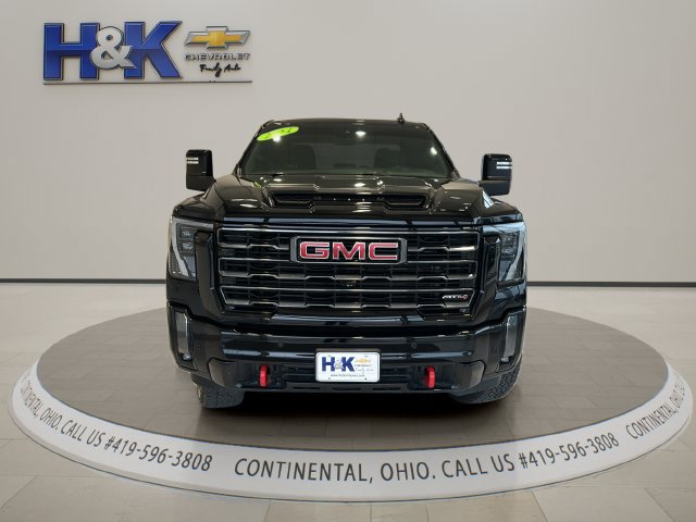 Used 2024 GMC Sierra 2500 AT4 AWD/4WD image 2