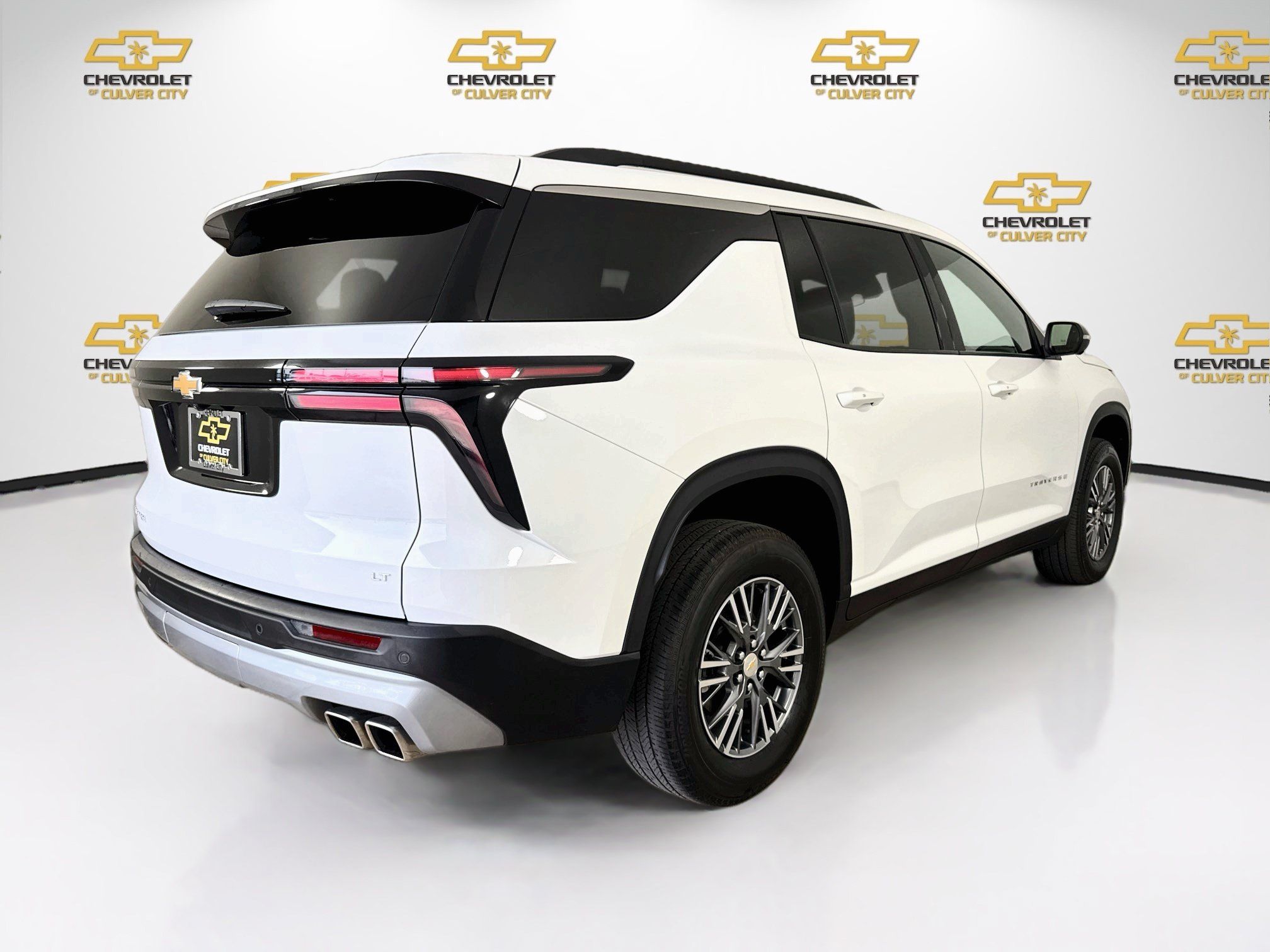 Used 2024 Chevrolet Traverse LT FWD image 8