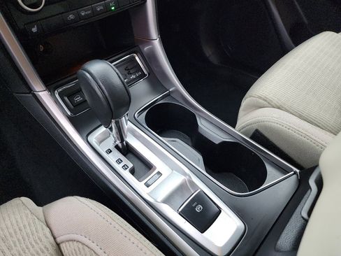 Used 2019 Subaru Ascent Premium image 22