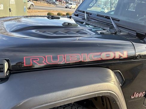 Used 2025 Jeep Wrangler Rubicon image 12