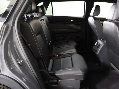 Used 2021 Volkswagen Atlas Cross Sport SE w/ Panoramic Sunroof Package AWD/4WD image 36