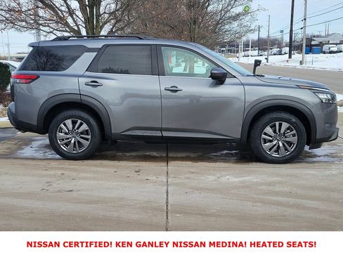 Certified 2025 Nissan Pathfinder SV image 2
