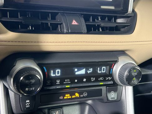Used 2025 Toyota RAV4 XLE w/ Convenience Package FWD image 26