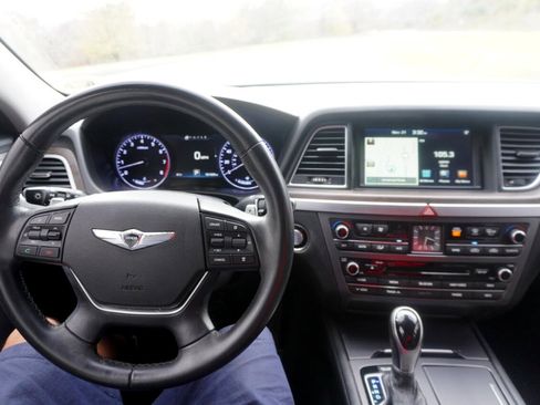 Used 2015 Hyundai Genesis 5.0 image 34