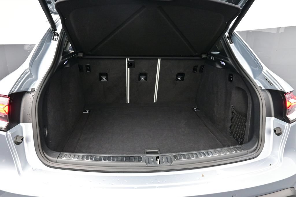 Certified 2023 Porsche Macan S AWD/4WD image 16