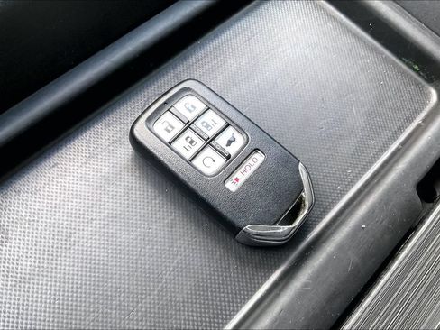 Certified 2024 Honda Odyssey Touring image 34