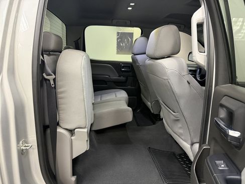 Used 2018 Chevrolet Silverado 1500 Custom w/ Custom Value Package image 18