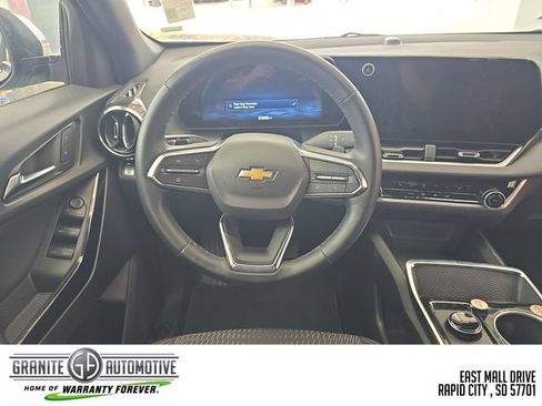 Used 2026 Chevrolet Equinox LT AWD/4WD image 14
