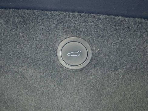 Used 2024 Tesla Model X image 37