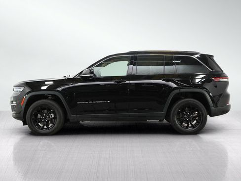 Used 2022 Jeep Grand Cherokee Limited AWD/4WD image 2
