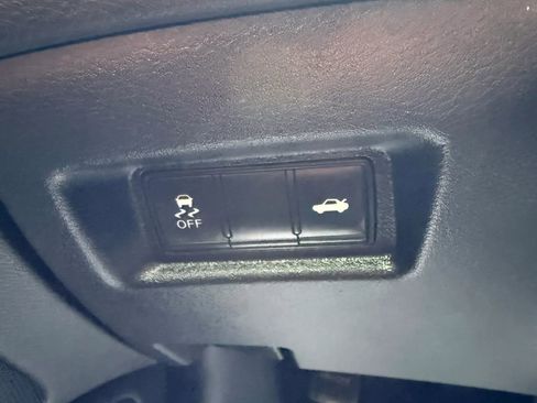 Used 2018 INFINITI Q50 Luxe w/ Essential Package (3.0T Luxe) AWD/4WD image 25