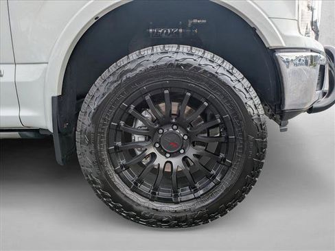 Used 2019 Ford F150 Lariat w/ Equipment Group 502A Luxury image 22