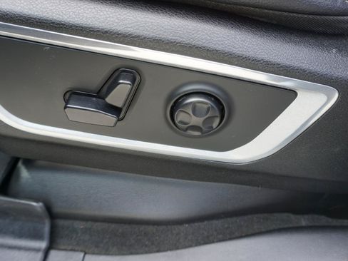 Used 2020 RAM 1500 Laramie AWD/4WD image 13