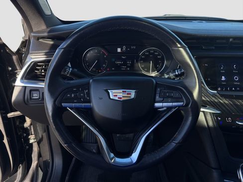 Used 2024 Cadillac XT6 Premium Luxury w/ LPO, Floor Liner Package AWD/4WD image 10
