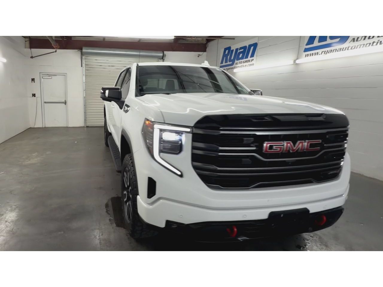 Certified 2025 GMC Sierra 1500 AT4 w/ AT4 Premium Package AWD/4WD image 3
