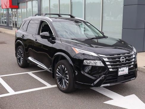 Certified 2025 Nissan Rogue Platinum FWD image 4