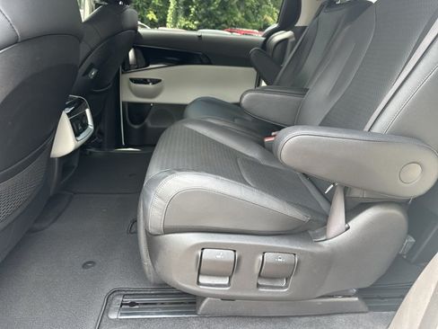 Certified 2023 Kia Carnival SX Prestige FWD image 26