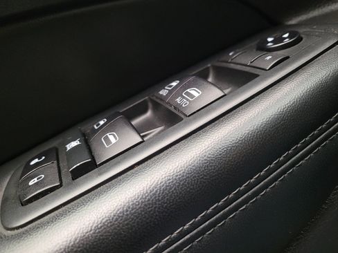 Used 2021 Jeep Grand Cherokee Laredo RWD image 27