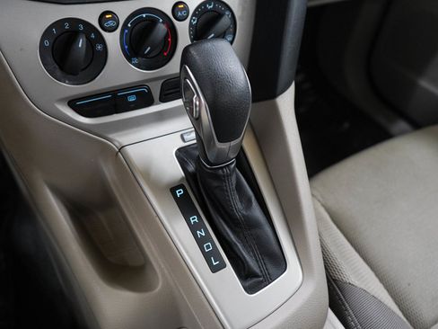 Used 2012 Ford Focus SE FWD image 20